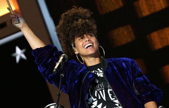 Alicia Keys Performs LIVE at Democratic National Convention